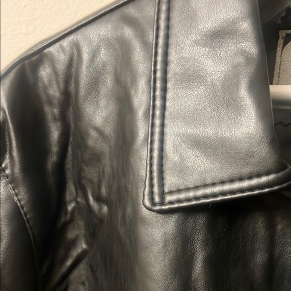 Vintage Armani Collezioni Black leather Lightweight Jacket Sleek Design Vintage - Picture 8 of 17